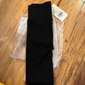 NWT high waisted sculpknit classic leggings-black